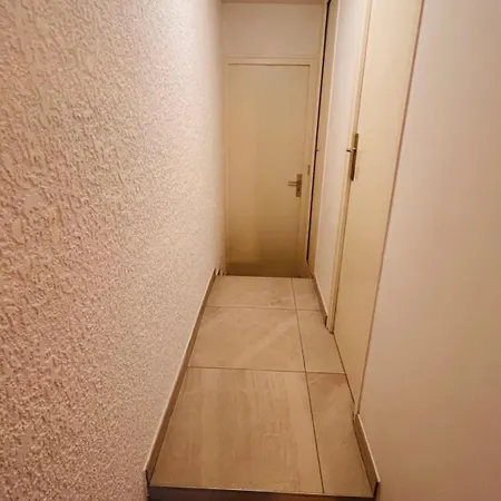 De Lina - L'architek - Self Check-in - *