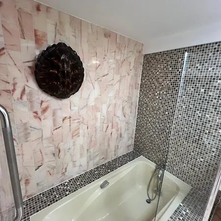 De Lina - L'architek - Self Check-in - *